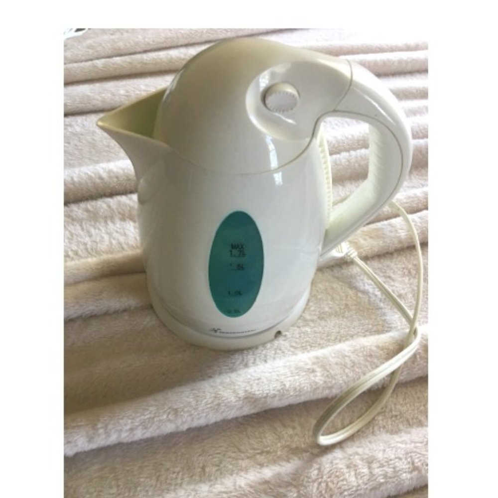 Toastmaster Cordless Kettle 16-40 Ounces
